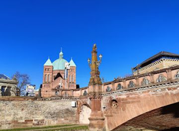 france/strasbourg/landmark/eglise-saint-pierre-le-jeune-de-strasbourg