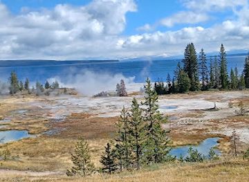 montana/yellowstone-national-park/landmark/grant-visitor-center