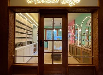 argentina/san-carlos-de-bariloche/llao-llao/landmark/llao-llao-abuela-goye