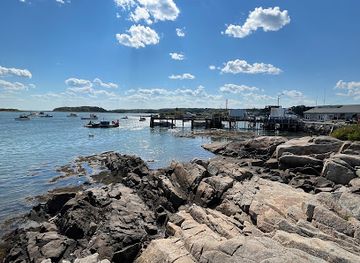 maine/kennebunkport/landmark/cape-porpoise-pier