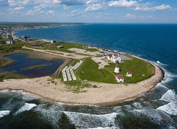 rhode-island/east-bay/landmark/point-judith-lighthouse