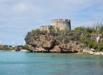 curacao/caracas-bay/landmark/fort-beekenburg