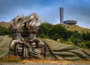 bulgaria/danubian-plain/landmark/buzludzha-monument