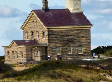 rhode-island/aquidneck-island/landmark/settlers-rock