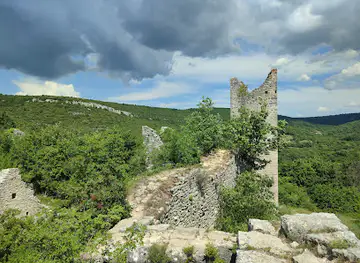 Dvigrad ruins