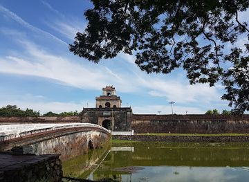 vietnam/hue/landmark/nha-do-gate