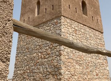 oman/ash-sharqiyah-south-governorate/landmark/al-maraziq-square