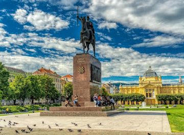 croatia/posavina/landmark/monument-to-king-tomislav
