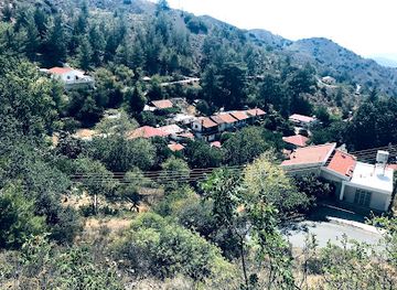 cyprus/troodos/landmark/chantara-waterfall