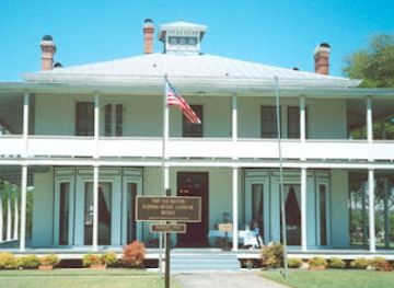 texas/south-texas/landmark/stilwell-house-historic-home
