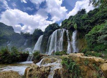 vietnam/northeast/landmark/ban-gioc-waterfalls