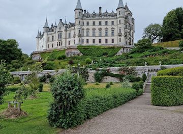 united-kingdom/scotland/landmark/dunrobin-castle-gardens