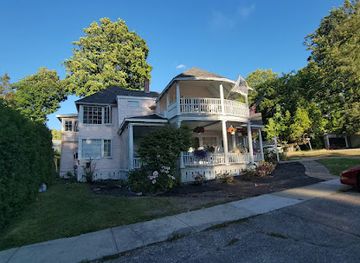 michigan/petoskey/landmark/downtown-petoskey-shopping-district