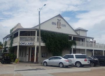 florida/apalachicola/landmark/the-owl-tap-room