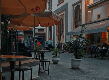 morocco/atlantic-plains/landmark/moroccan-western-sahara-wall