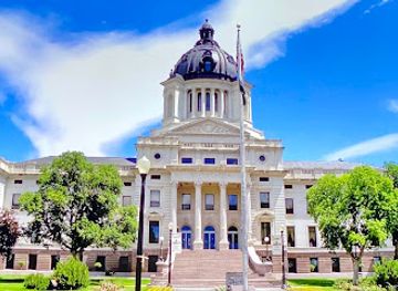 south-dakota/pine-ridge/landmark/south-dakota-state-capitol