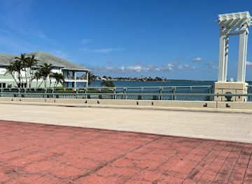 florida/st-petersburg/landmark/treasure-island-causeway