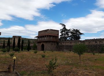 georgia/khevsureti/landmark/tsurtavi-kolagiri-fortress-and-monastery