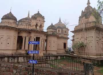 india/madhya-pradesh/landmark/marble-rocks