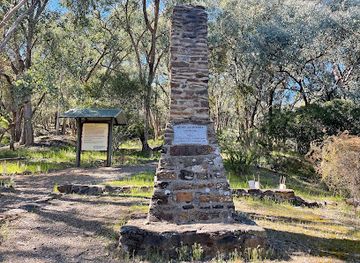 australia/goulburn-valley/landmark/hume-hovell-monument-myrtleford