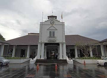 malaysia/kuching/landmark/the-old-court-house-kuching