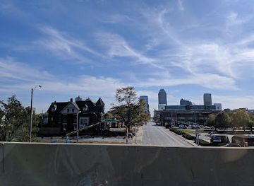 indiana/indianapolis/landmark/landmark-center