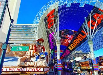 nevada/las-vegas/fremont-street/landmark/slotzilla-zipline-las-vegas