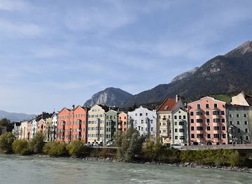 austria/innsbruck/landmark/colourful-houses-innsbruck