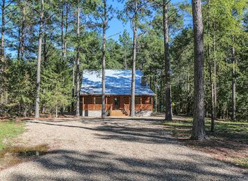 oklahoma/cross-timbers/landmark/broken-bow-cabin-lodging