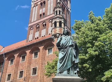 poland/torun/landmark/nicolaus-copernicus-monument-in-torun