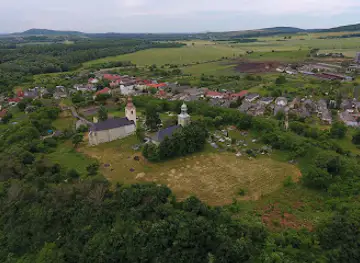 Zemplínske hradisko (torzo brány vo vale hradiska z 10. st.n.l)