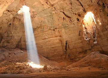 oman/wadi-shab/landmark/majlis-al-jinn