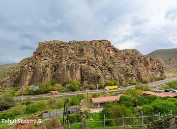 armenia/sisian-petroglyphs/landmark/areni-1-cave