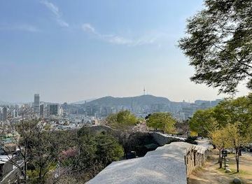 south-korea/gyeonggi-province/landmark/seoul-city-wall-trail