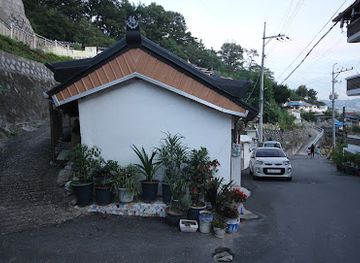 south-korea/andong-hahoe-village/landmark/seongjingol-mural-village