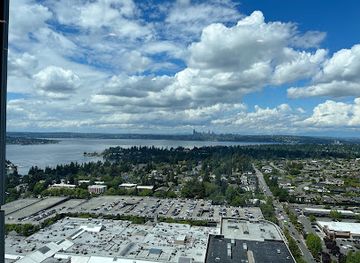 washington/bellevue/landmark/lincoln-square-south