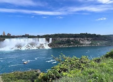 canada/niagara-falls/landmark/king-george-vi-statue
