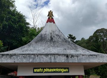 indonesia/north-sulawesi/landmark/watu-pinabetengan