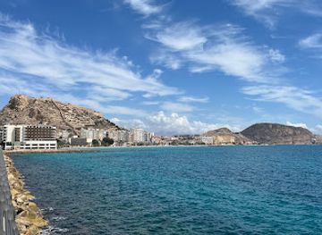 spain/alicante/playa-del-postiguet/landmark/platja-del-postiguet