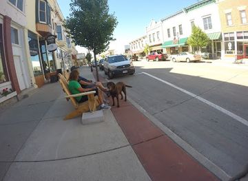 wisconsin/sturgeon-bay/landmark/dancing-bear