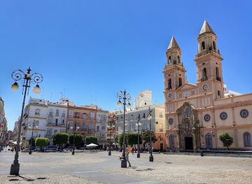 spain/cadiz/old-town/landmark/plaza-de-san-antonio