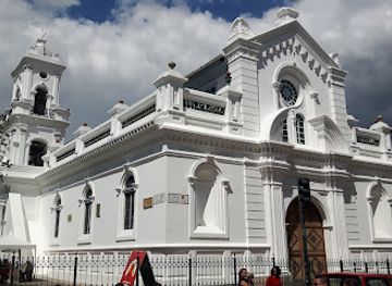 ecuador/southeast-oriente/landmark/old-cathedral-of-cuenca