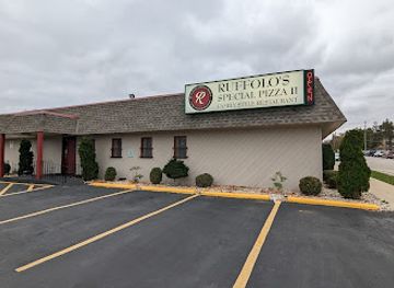 wisconsin/kenosha/landmark/ruffolo-s-special-pizza-2