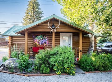wyoming/sublette-county/landmark/log-cabin-motel
