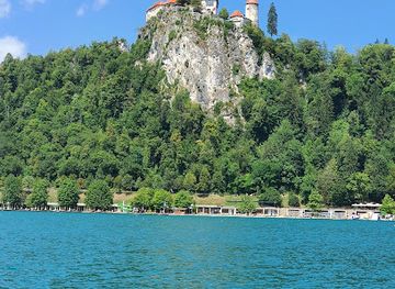 slovenia/littoral/landmark/the-heart-of-bled
