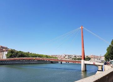 france/lyon/landmark/passerelle-du-palais-de-justice