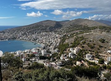albania/saranda/landmark/lekursi-castle-restaurant