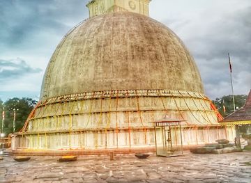 sri-lanka/eastern-province/landmark/seruwawila-rajamaha-viharaya