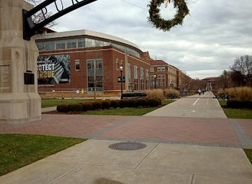 indiana/lafayette/landmark/neil-armstrong-statue