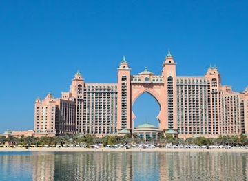 united-arab-emirates/dubai/palm-jumeirah/landmark/the-pointe-palm-jumeirah-fountain-walk-north